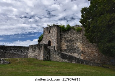 Ostrozac, Cazin, Bosnia And Herzegovina - 07 07 2022: Ruins Of Ancient Bosnian Castle In Place Ostrozac.