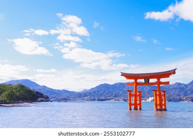 The Otorii of Itsukushima Shrine, a World Heritage Site in Hiroshima Prefecture, Japan
"Itsukishima Shrine" is written in Japanese on the forehead of the torii.