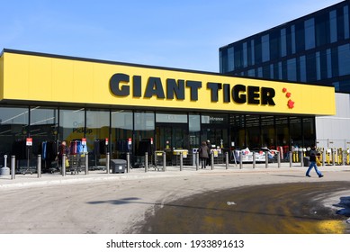 Ottawa, Canada - March 10, 2021: New Giant Tiger Store On Walkley Road Next To The Company Headquarters.  The Canadian Discount Store Chain Operates Over 250 Stores Across The Country. 