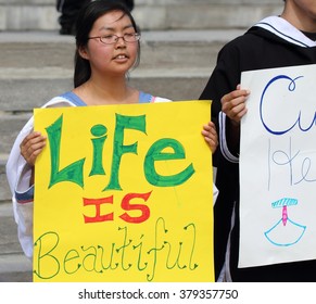 OTTAWA, CANADA - SEPT. 10, 2015: Inuit Celebration Of Life On Parliament Hill On World Suicide Prevention Day Highlights The Need For Action To Address The High Suicide Rate Among Inuit Youth.
