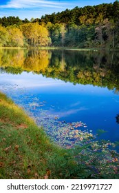 Otter Lake, Blue Ridge Parkway, Virginia, USA.