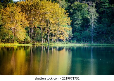 Otter Lake, Blue Ridge Parkway, Virginia, USA.