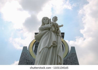 Our Lady With Child Jesus Marble Statue