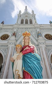 Our lady of victory statue virgin mary with child jesus