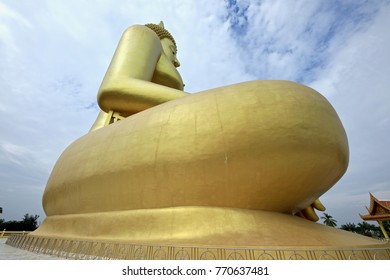 Outdoor Buddhists Respect Buddhahood.