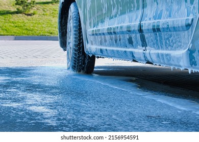 Outdoor Car Wash With Snow Foam Car Wash Shampoo. Easily Remove The Dust, Dirt, Oil, Traces Of Insects