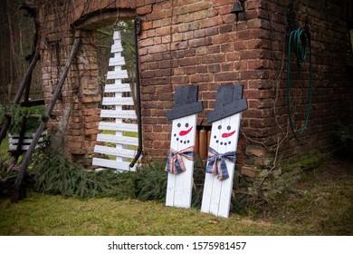 
Outdoor Christmas Decorations, Snowman And Christmas Tree