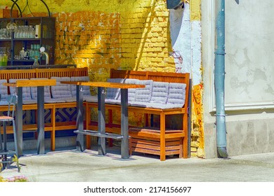 Outdoor Eatery For Eating With No People On A Bright Sunny Day