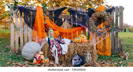 11,521 Halloween exterior Images, Stock Photos & Vectors | Shutterstock