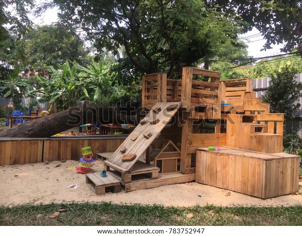 natural outdoor play equipment