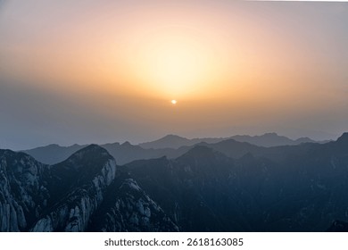 Outdoor scenery, clouds, mountains, snow-capped mountains, hiking