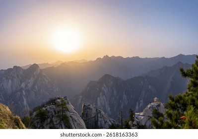 Outdoor scenery, clouds, mountains, snow-capped mountains, hiking