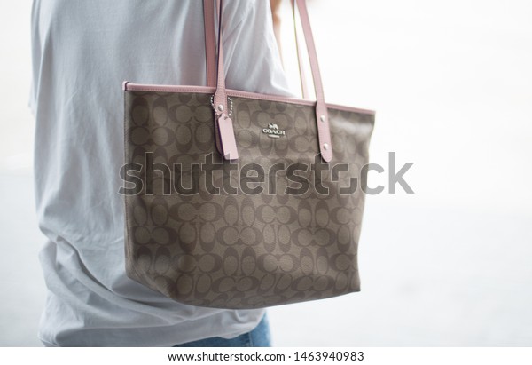 coach girl bag