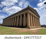 Outdoor view of the Parthenon Museum in Nashville Tennessee