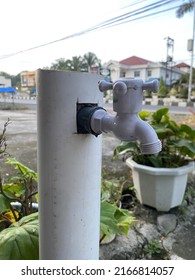 Outdoor Water Faucet - White Plastic Water Faucet