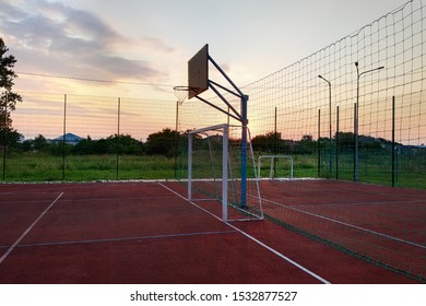 930 Basketball cage Images, Stock Photos & Vectors | Shutterstock