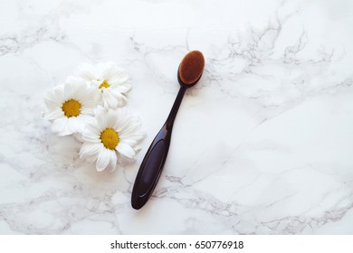 Oval Foundation Brush