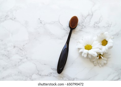 Oval Foundation Brush