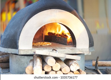 Oven for bake or cook pizza ,outdoors
