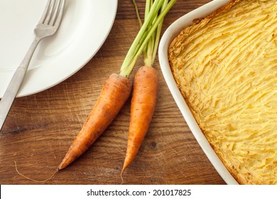 Oven Homemade Shepherds Pie With Cheesy Mashed Potatoes In Small Casserole Dishes 