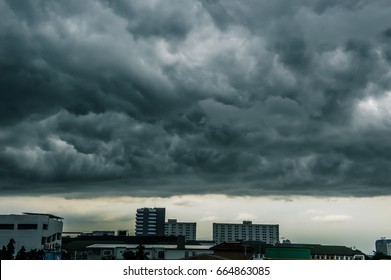 Overcast Skies In The Rainy Season, The Sky Looks Awesome