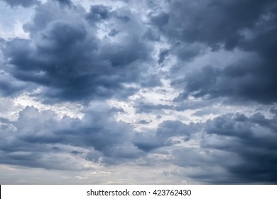 Overcast Sky With Dark Clouds, The Gray Cloud ,Before Rain