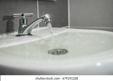 Overflowing water from the washbasin
