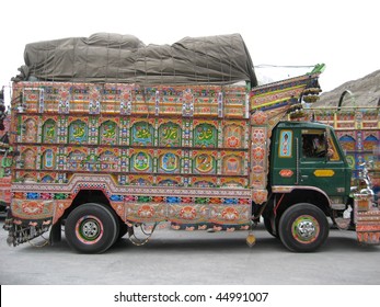 overladen pakistani truck