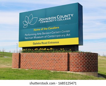 Overland Park, Kansas / USA - March 25, 2020: Johnson County Community College Quivira Entrance Sign On A Sunny Spring Day