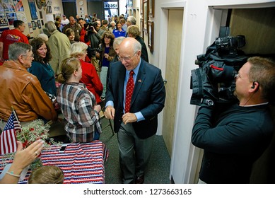 Overland Park, Kansas, USA, October 12, 2014
Kansas Republican Senator Pat Roberts Addresses Supporters At His Campaign Office In Overland Park 