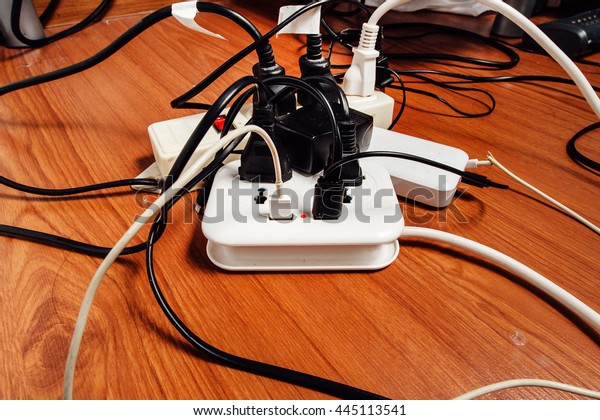 Overload-Active power consumption may exceed the\
limits of plugs and\
wires.