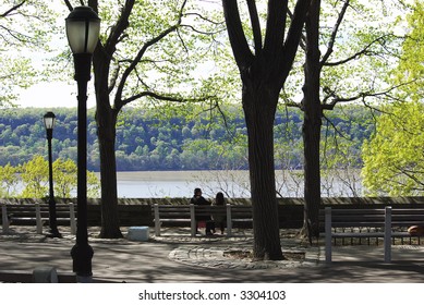 Overlooking The Hudson River In New York's Fort Tryon Park