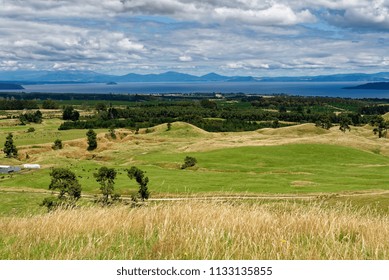 Overlooking Lake Taupo Townshio Mt Tauhara Stock Photo 1133135855 ...