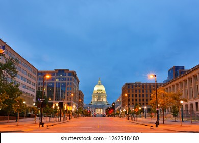 Overview Of The Wisconsin State Capital Before Sunrise.  The Building Houses Both Chambers Of The Wisconsin Legislature Along With Wisconsin Supreme Court .