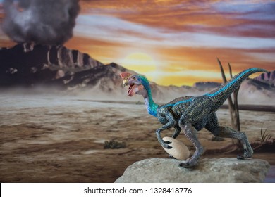 Oviraptor With Egg