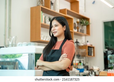 Owner Or Barista Working In Coffee Shop,Coffee Making Classes For Entrepreneurs To Start A Small Business,People Lifestyles During Covid-19 Pandemic.