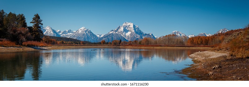 Oxbow Bend Viewpoint On Panorama With Mt. Moran, Snake River And Its Wildlife During Autumn, Grand Teton National Park, Wyoming, USA