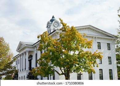 Oxford, MS / USA -11 10 2015:  Oxford Downtown Building In Autumn