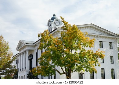 Oxford, MS / USA -11 10 2015:  Oxford Downtown In Mississippi