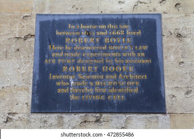 OXFORD, UK - AUGUST 12TH 2016: A Plaque On The High Street In Oxford Marking The Location Where Robert Boyle Discovered Boyles Law, Taken On 12th August 2016.