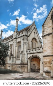 Oxford, UK - June2, 2021: Holywell St And Old Houses Of Oxford University. Uni Accommodation