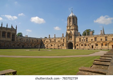 Oxford, United Kingdom - August 8, 2015: Tom Quad And Tom Gate At Christ Church College