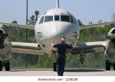 P-3 Orion Starting Engines