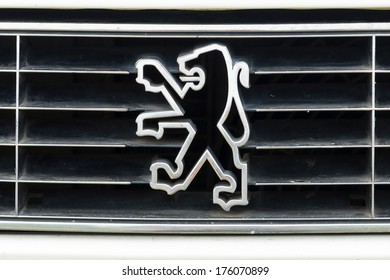 Lion Car Images Stock Photos Vectors Shutterstock