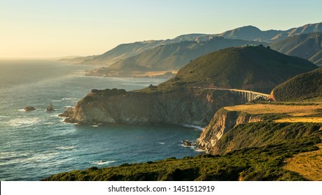 The Pacific coast and Bixby Creek Bridge in Pfeiffer Big Sur State Park between Los Angeles and San Francisco in California - Powered by Shutterstock