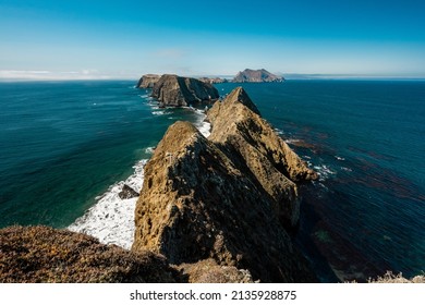 Pacific Ocean Surrounds Narrow Strip Anacapa Stock Photo 2135928875 