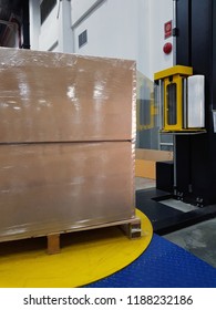 Packing accessories at workplace of industry,Semi-Automatic Stretch Wrap Machines,Wrap Machines are Best for Pallet Wrapping Jobs. 