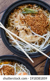 Pad Thai Noodle Bowl For Takeout Takeaway In A To Go Dish