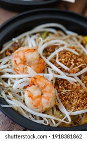 Pad Thai Noodle Bowl For Takeout Takeaway In A To Go Dish