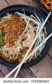 Pad Thai Noodle Bowl For Takeout Takeaway In A To Go Dish